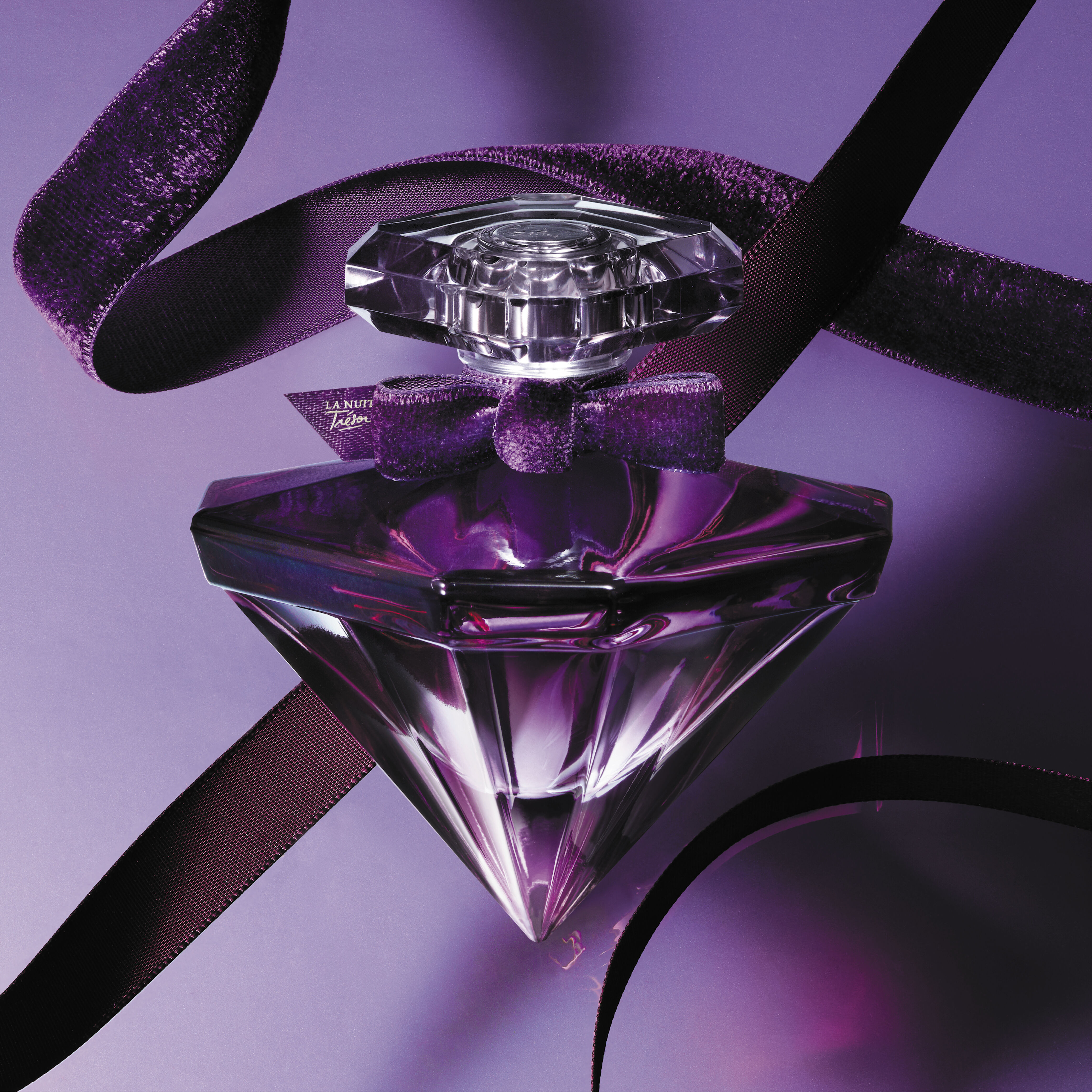 la-nuit-tr-sor-le-parfum-perfume-floral-sensual-lanc-me